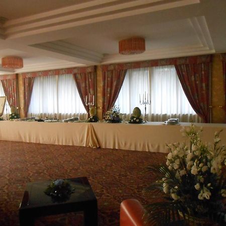 Hotel De La Ville Авелино Екстериор снимка