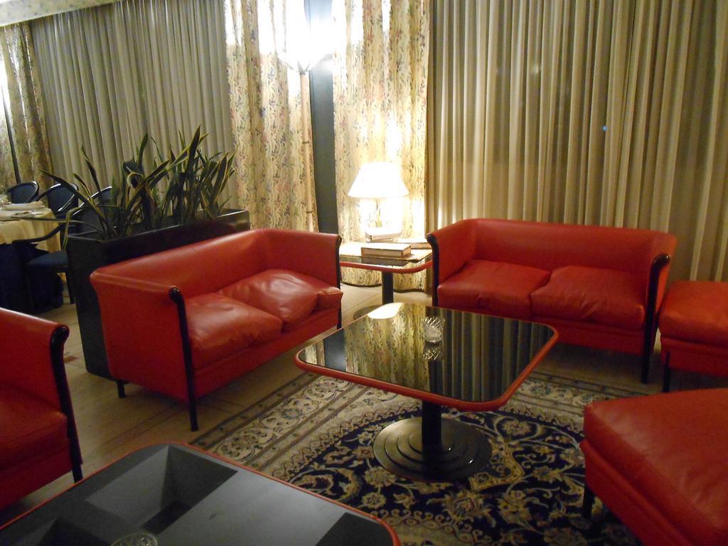Hotel De La Ville Авелино Екстериор снимка