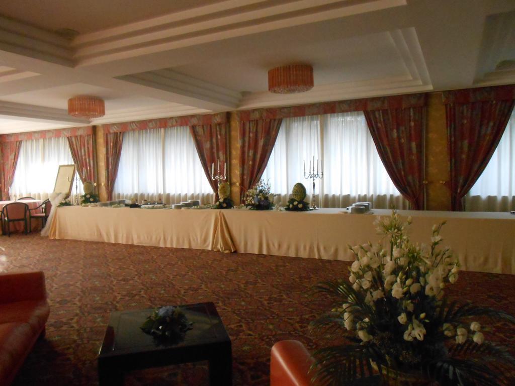 Hotel De La Ville Авелино Екстериор снимка