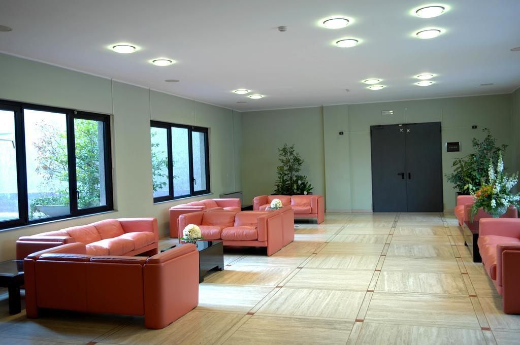 Hotel De La Ville Авелино Екстериор снимка