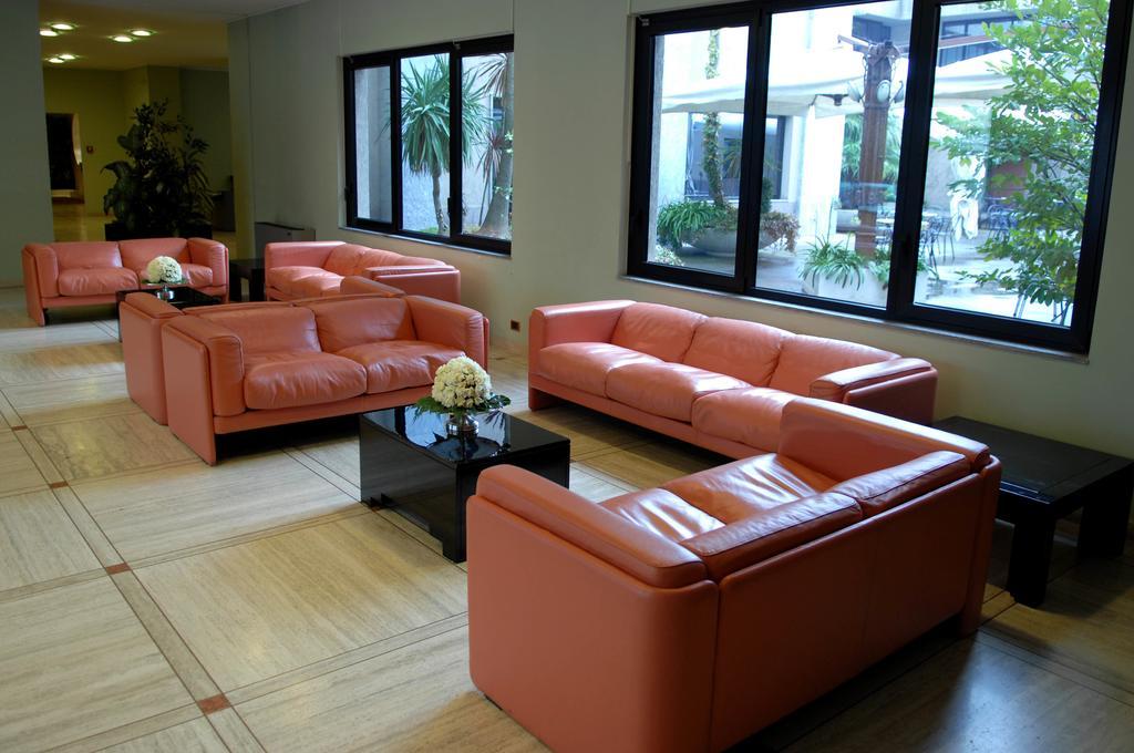 Hotel De La Ville Авелино Екстериор снимка