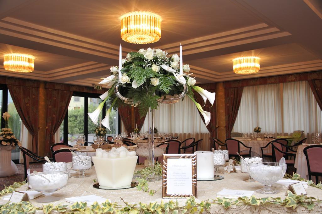 Hotel De La Ville Авелино Екстериор снимка