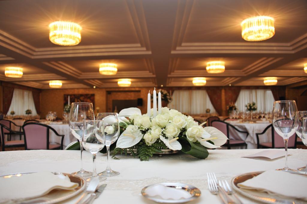 Hotel De La Ville Авелино Екстериор снимка