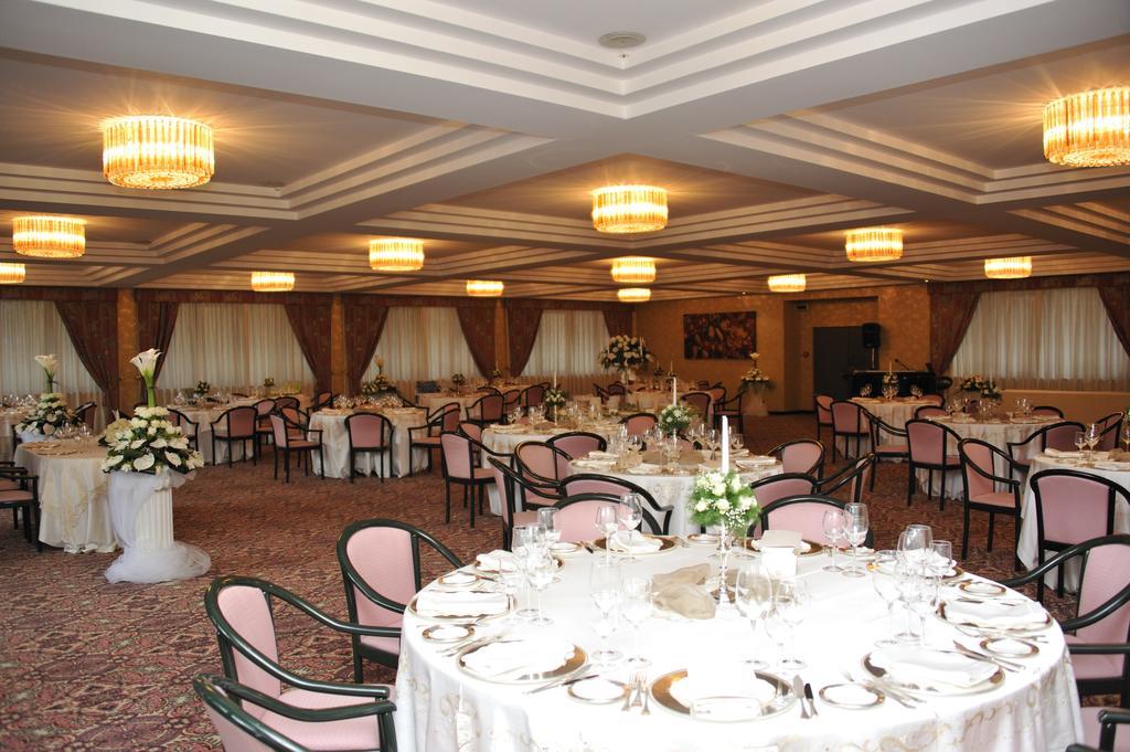 Hotel De La Ville Авелино Екстериор снимка