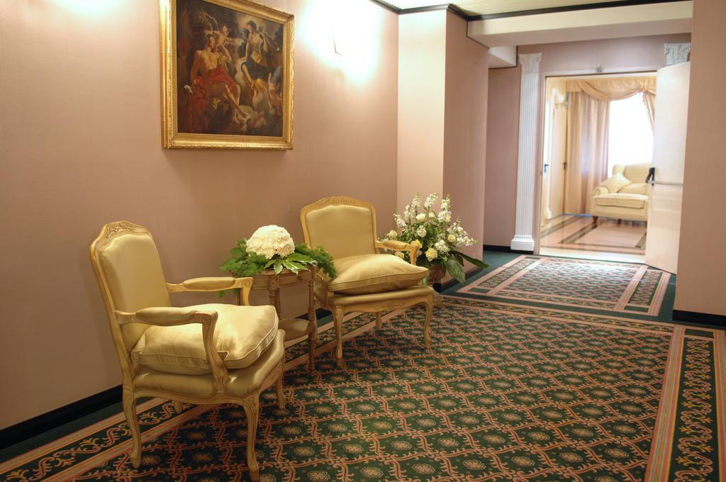 Hotel De La Ville Авелино Екстериор снимка