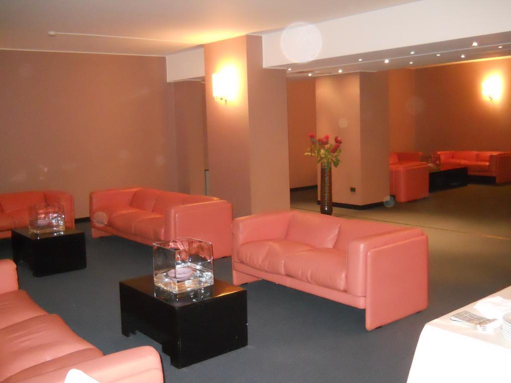 Hotel De La Ville Авелино Екстериор снимка