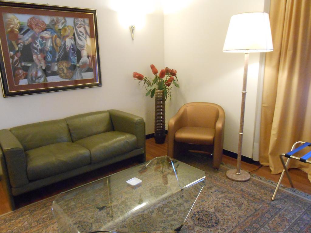 Hotel De La Ville Авелино Стая снимка