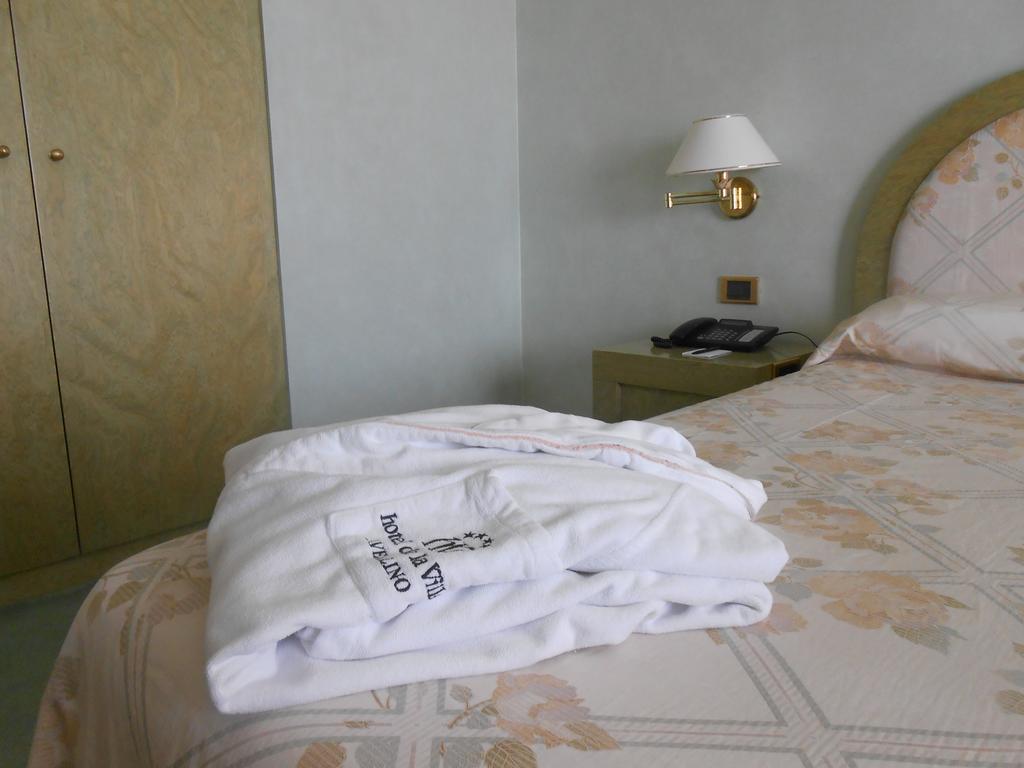 Hotel De La Ville Авелино Стая снимка