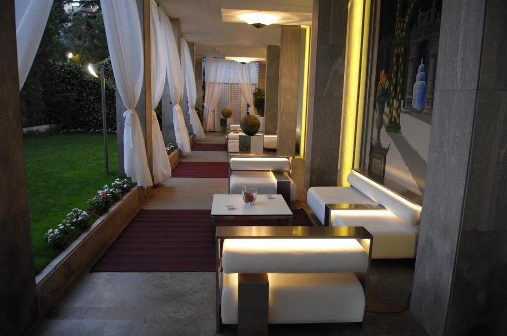 Hotel De La Ville Авелино Екстериор снимка